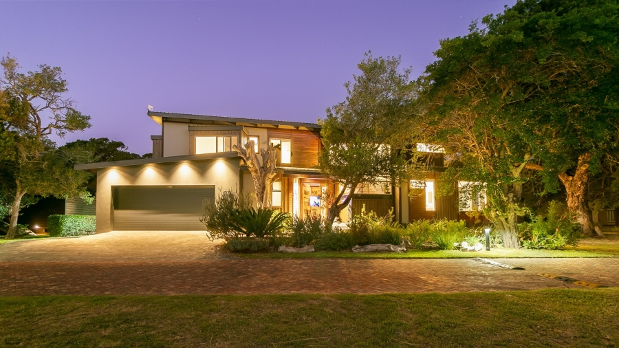 5 Bedroom Property for Sale in Brenton On Lake Western Cape